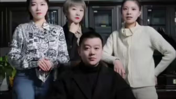 夏總，合租女孩太調(diào)皮（合租帥哥是總）(全集)